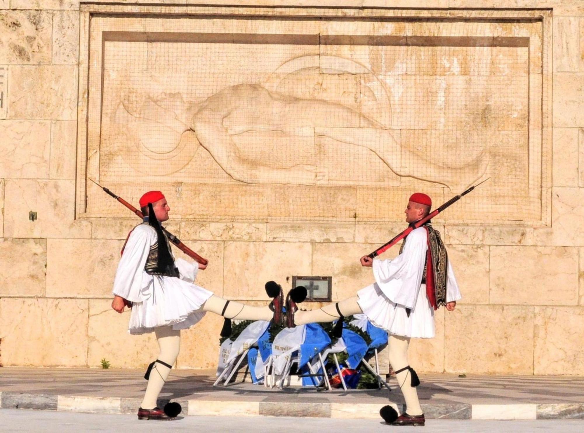 Elegant Apartment Under The Acropolis アテネ エクステリア 写真