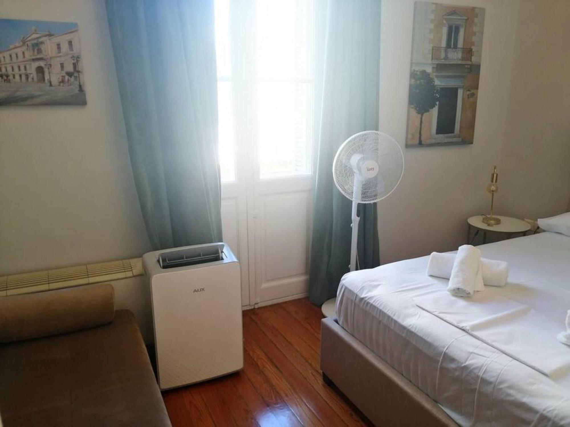 Elegant Apartment Under The Acropolis アテネ エクステリア 写真